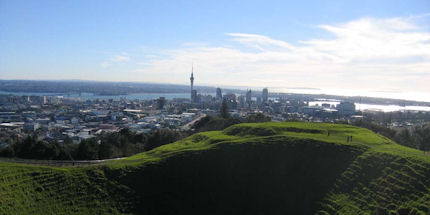 Hike to the top of Mt Eden